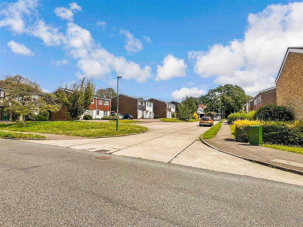 Property photo 2 of 8 Surrounding Area