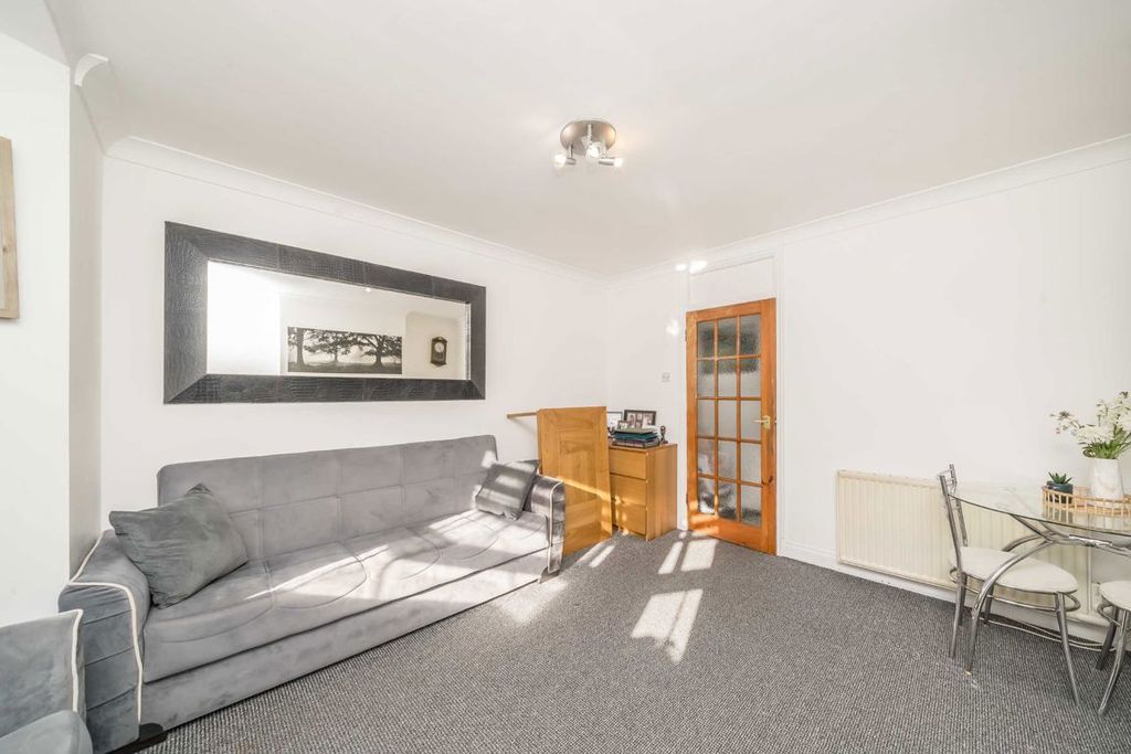 Property photo 3 of 7