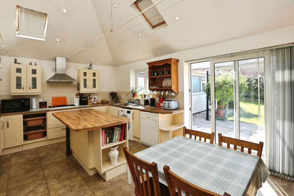 Property photo 3 of 10 Pbox-Img.Jpg