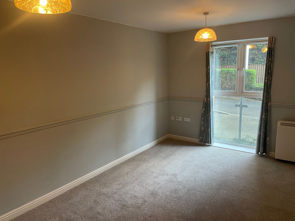 Property photo 3 of 8