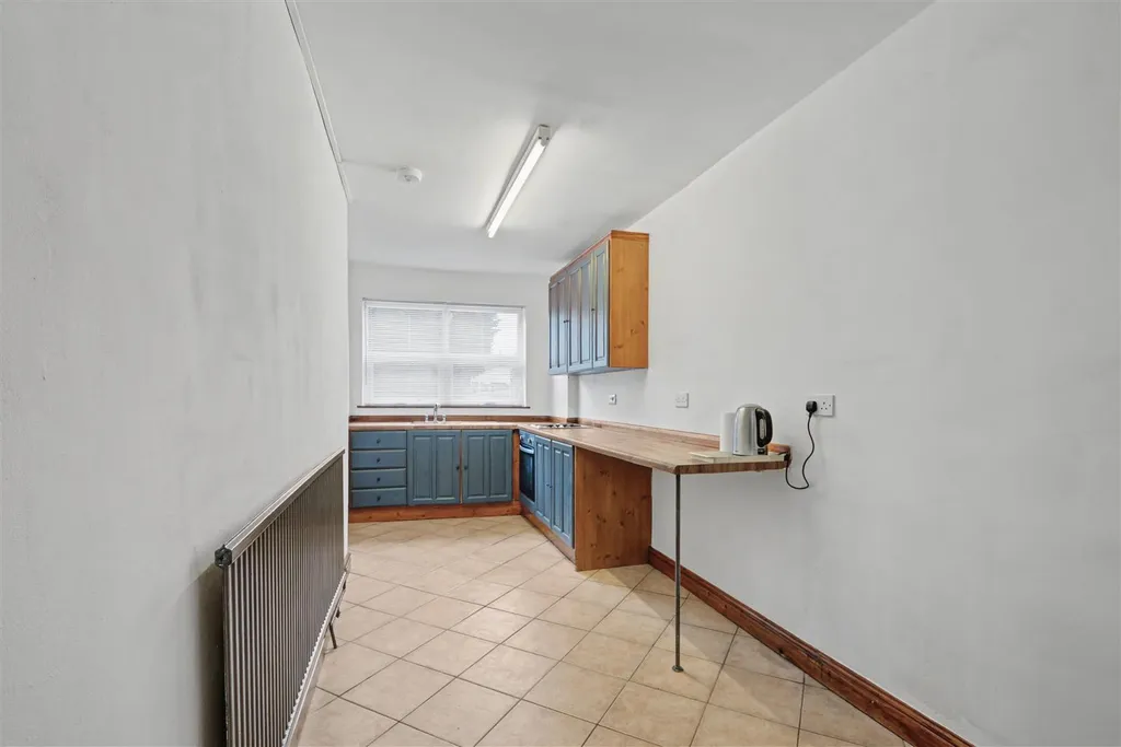 House in Nottingham, Redhill - More