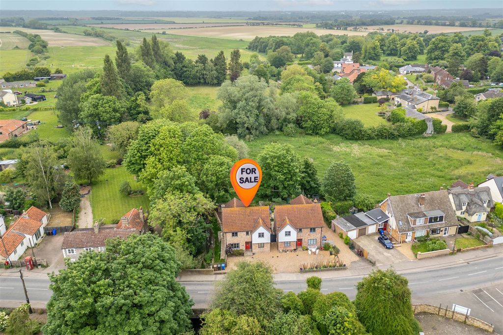 Property photo 1 of 21 Waterside, The High Street, Freckenham-10.Jpg