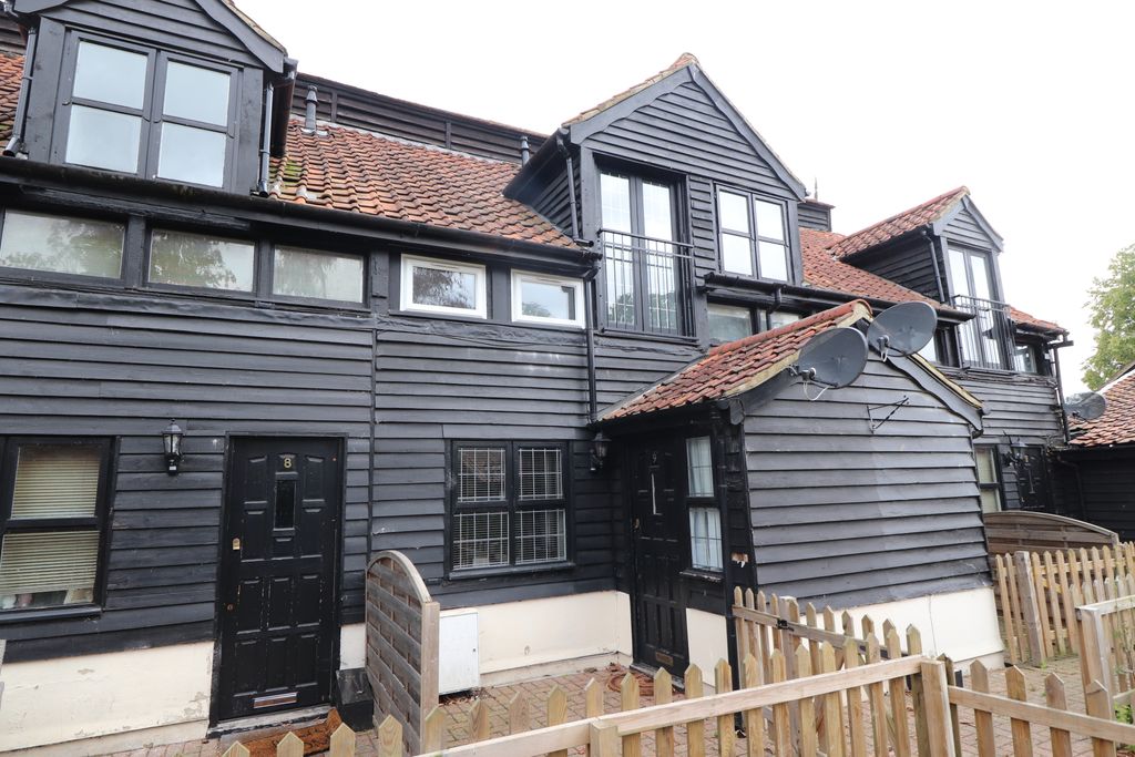 Property photo 2 of 9 Front