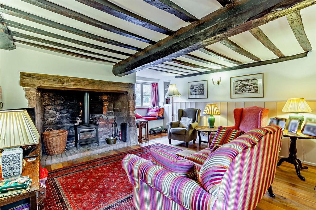 Property photo 3 of 16 8538550-Interior14-800.Jpg