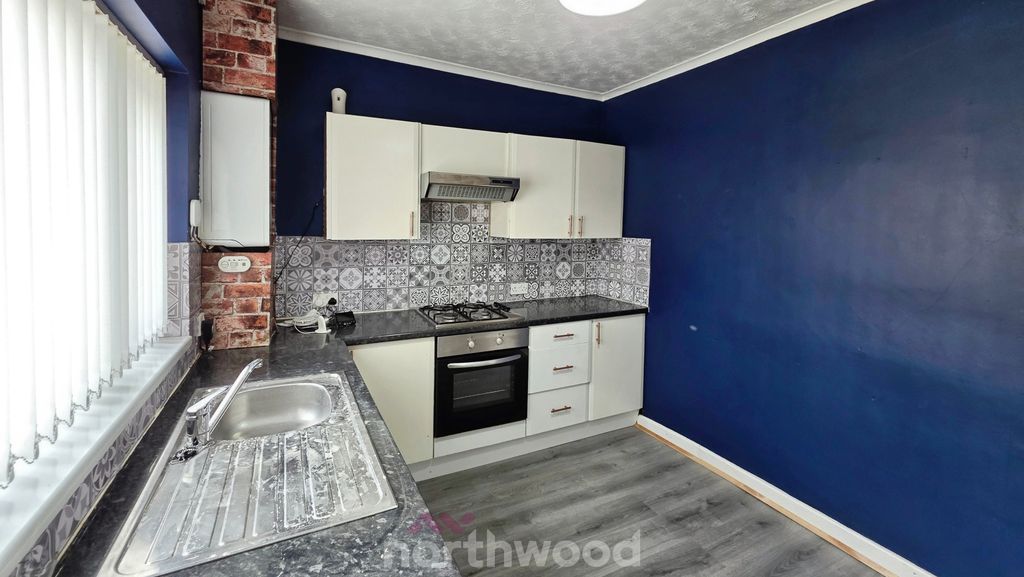 Property photo 2 of 23