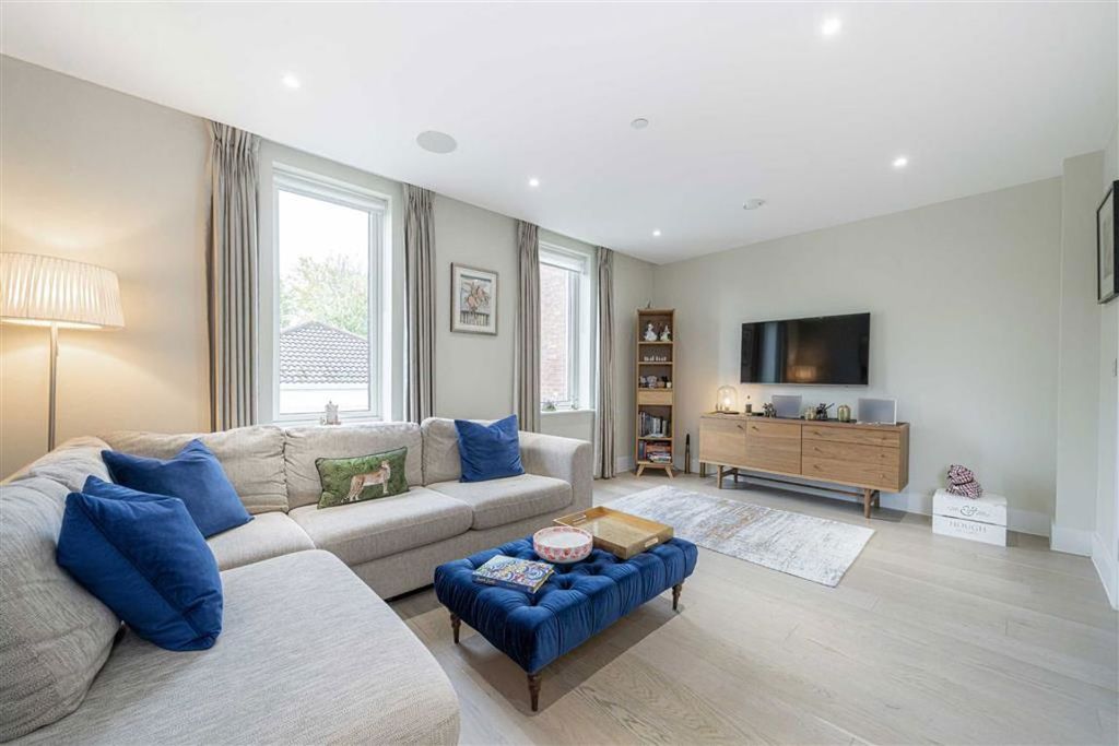 Property photo 3 of 8