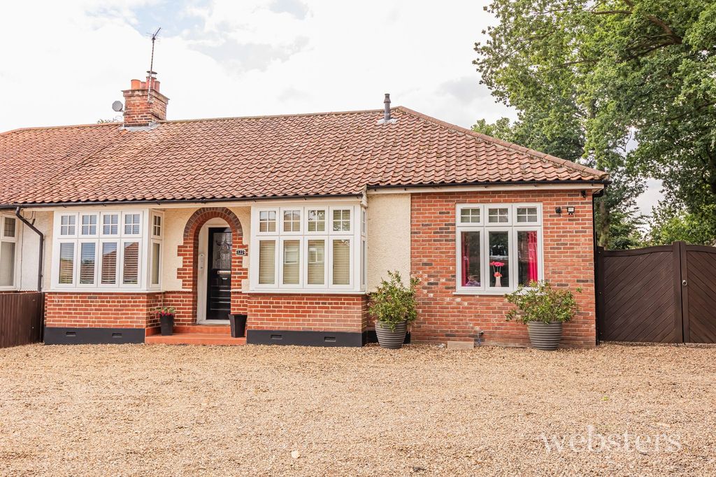 Property photo 3 of 35
