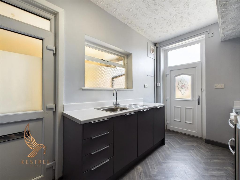 Property photo 2 of 9 Cam03976G0-Pr0037-Still005.Jpg