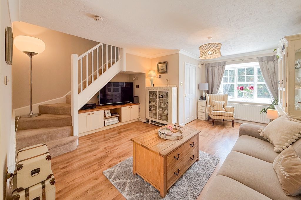 Property photo 3 of 12 5294085