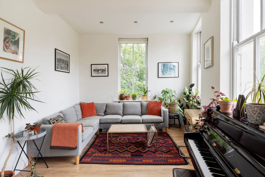 Property photo 1 of 16 Old Ford Road E2
