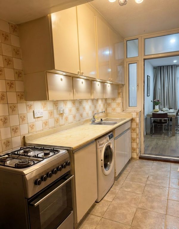 Property photo 1 of 8 Double Room In A Shared Family House - Ideal For Couples