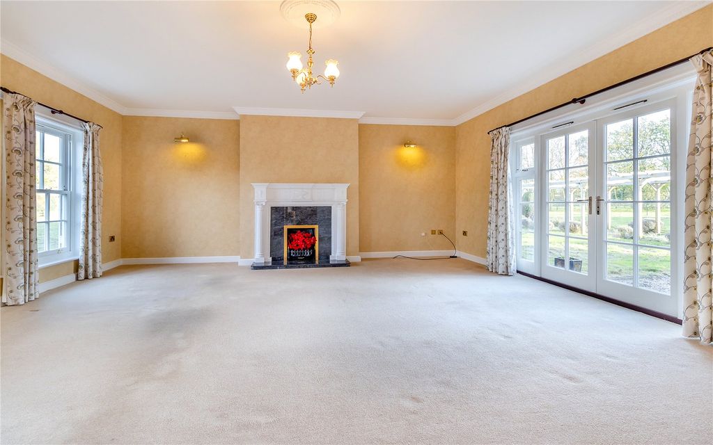 Property photo 3 of 20 Reception