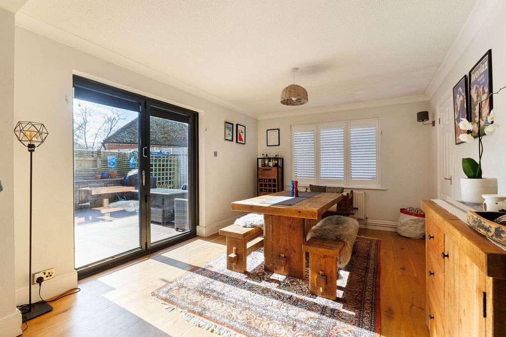 Property photo 3 of 12