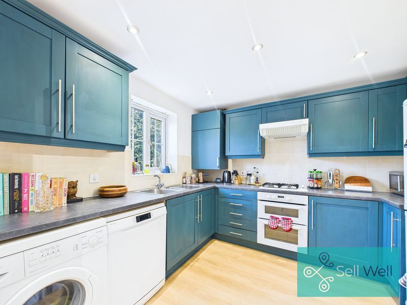 Property photo 3 of 29 Kitchen