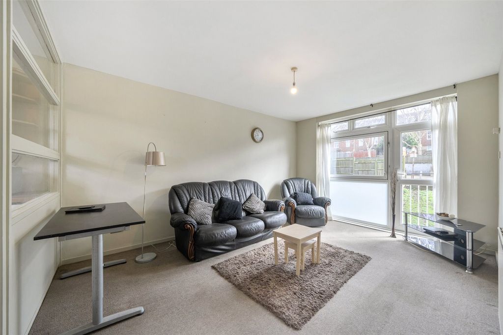 Property photo 2 of 14 Picture No. 12