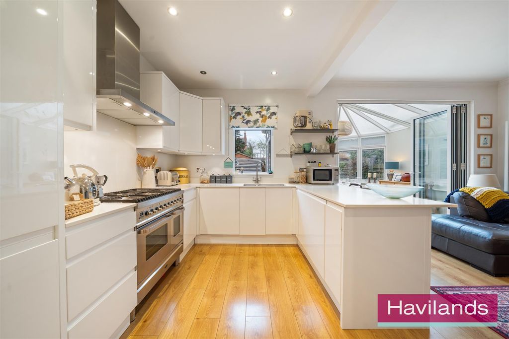 Property photo 3 of 13 Park Avenue-13.Jpg