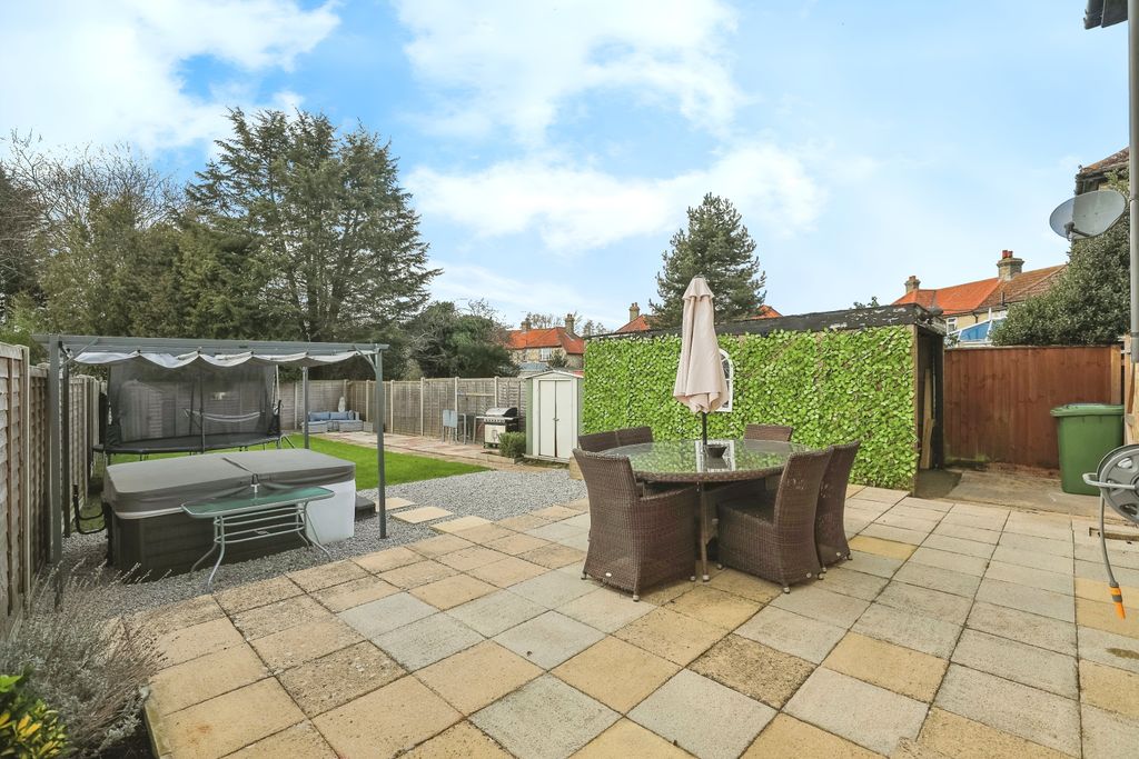 Property photo 1 of 20 Rear Garden