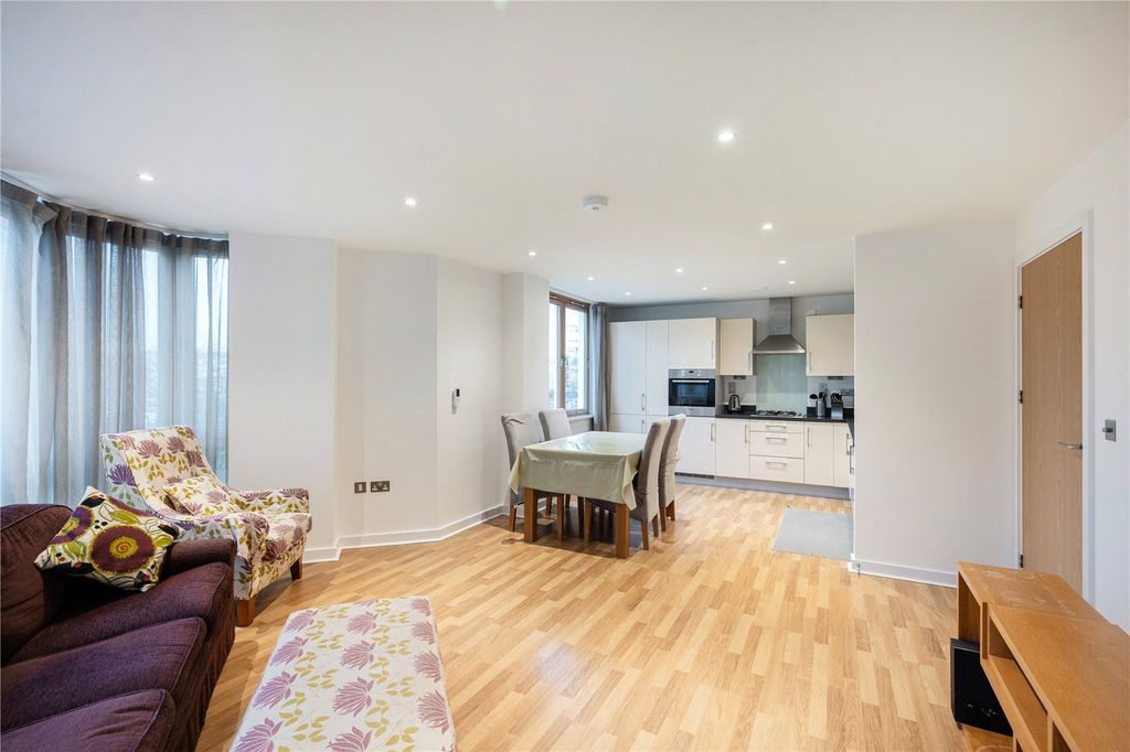 Property photo 2 of 9 Reception