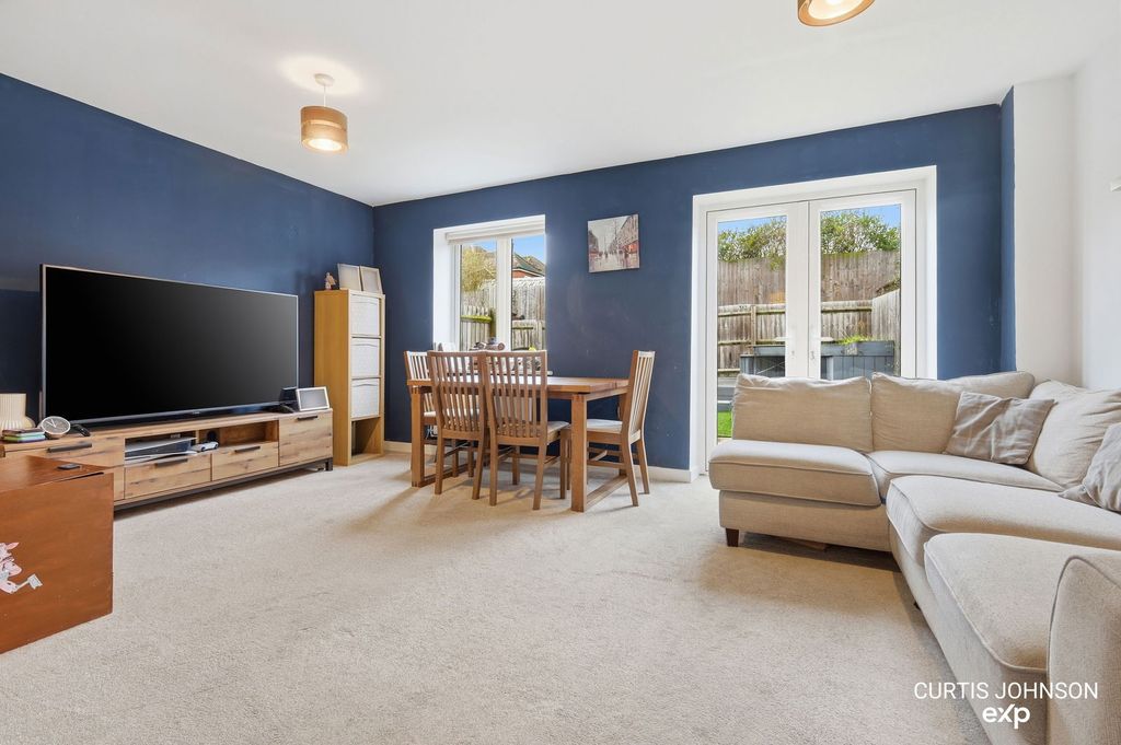 Property photo 3 of 15