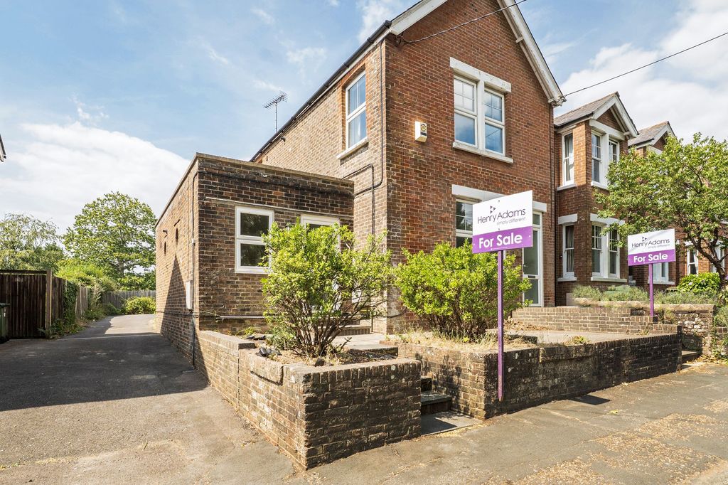 Property photo 1 of 16