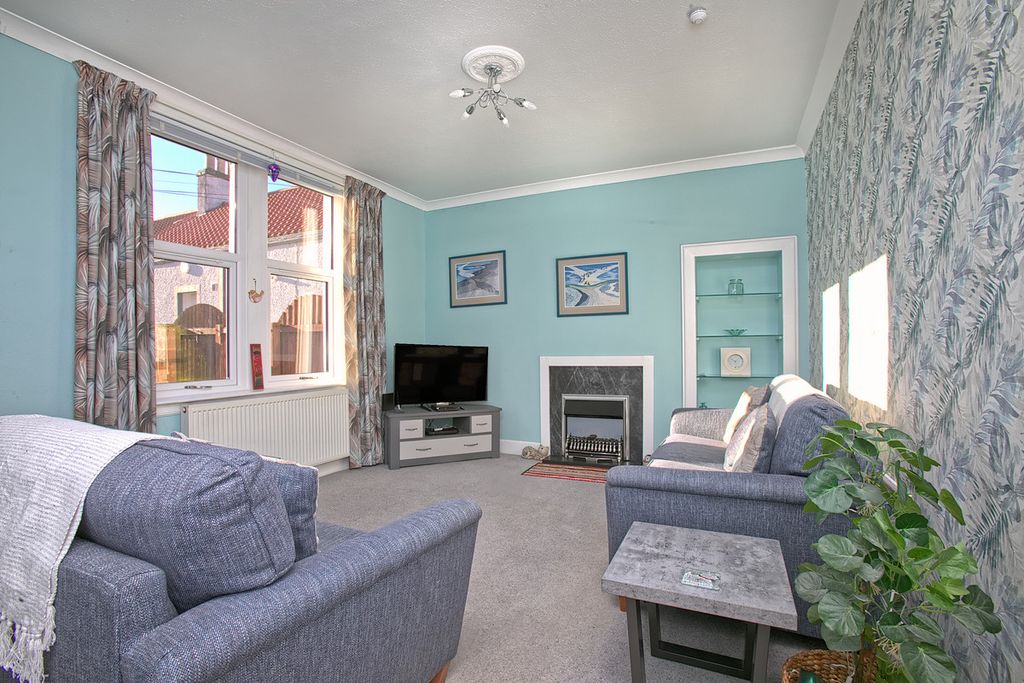 Property photo 2 of 23