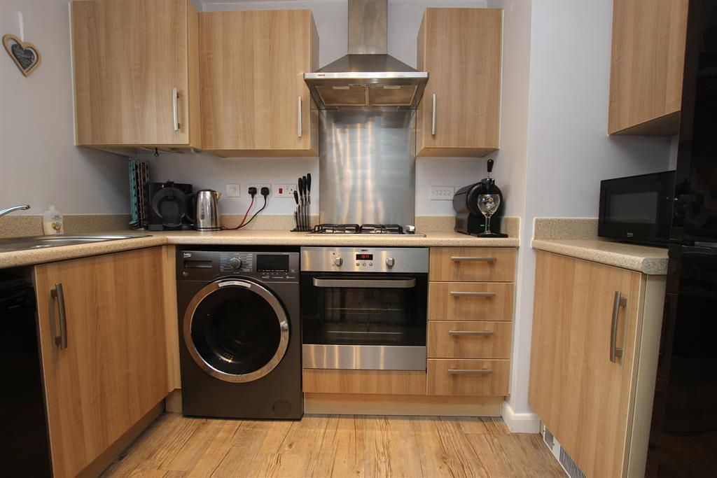 Property photo 2 of 27