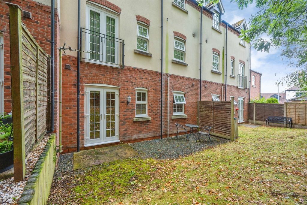 Property photo 1 of 24