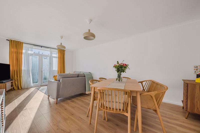 Property photo 2 of 21 Reception