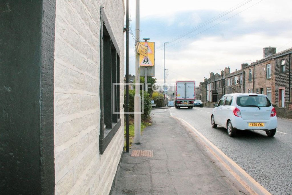 Property photo 2 of 28