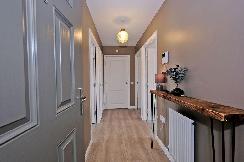 Property photo 2 of 35