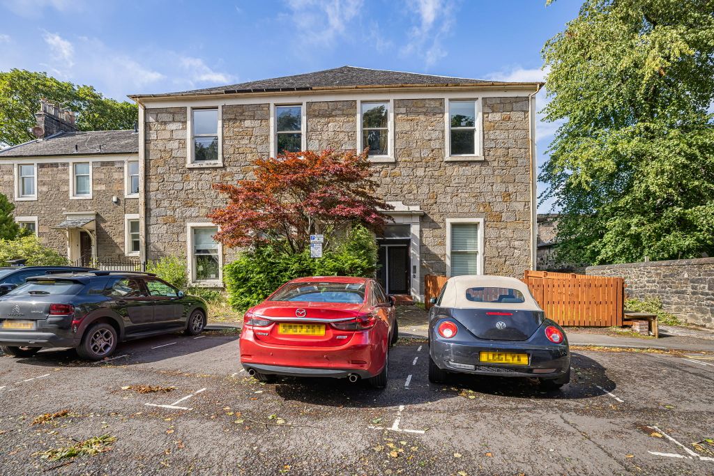 Property photo 1 of 16 001