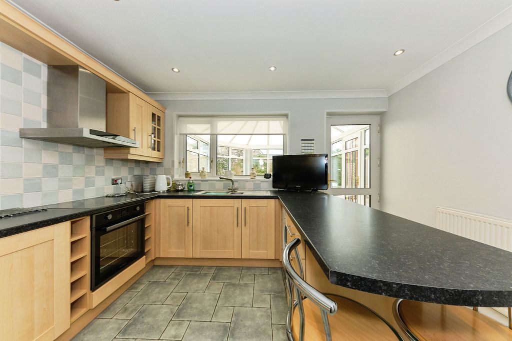 Property photo 3 of 18 Kitchen View 2