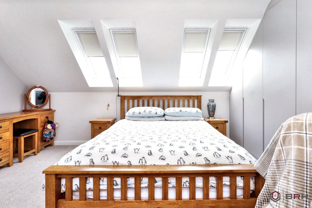 Property photo 2 of 36