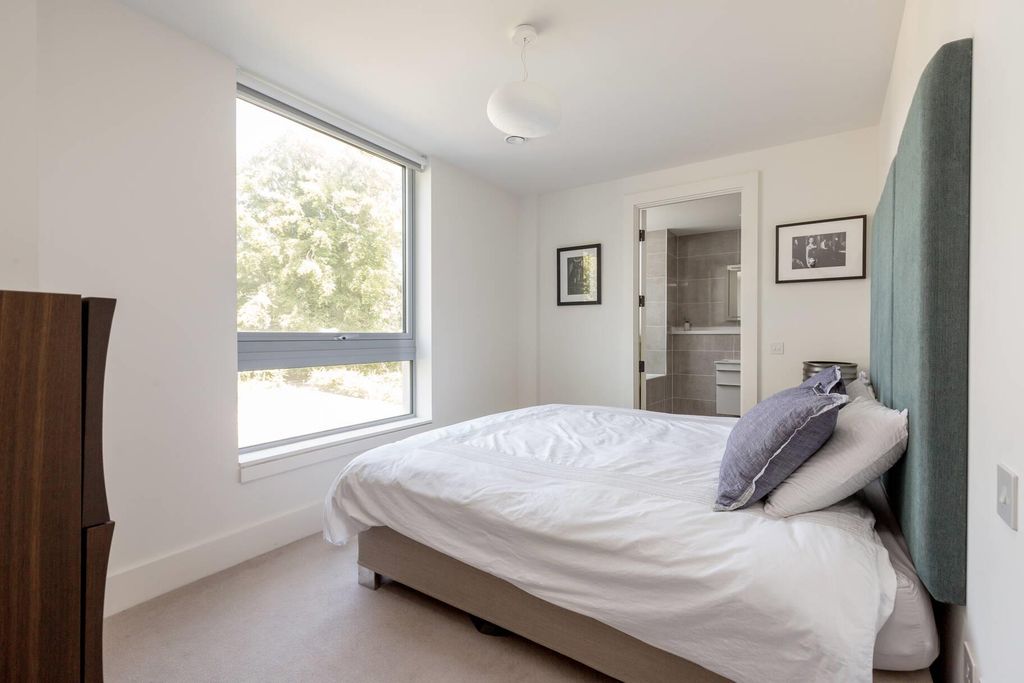 Additional image 12 of 2 bed flat for saleDonaldson Crescent, Edinburgh EH12