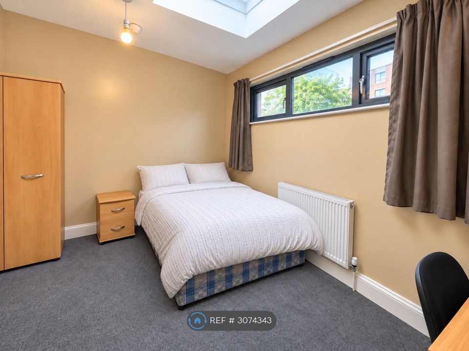 Property photo 3 of 12