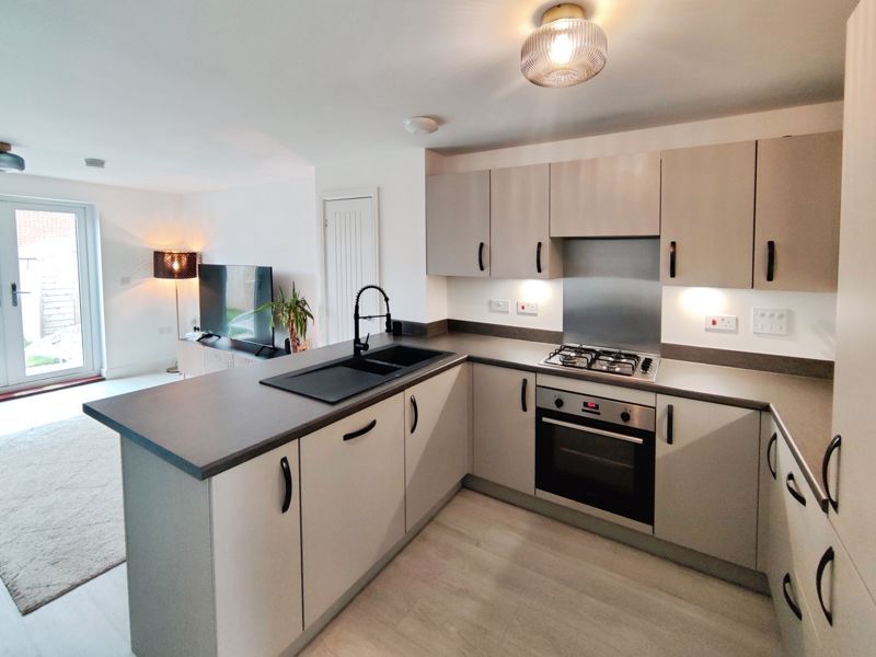 Property photo 3 of 9 Photo 7