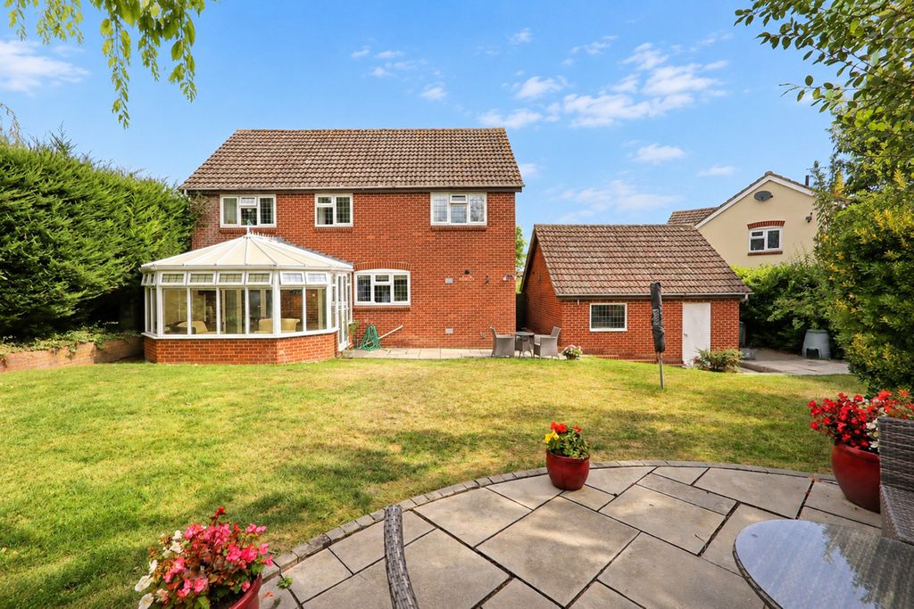 Property photo 2 of 37
