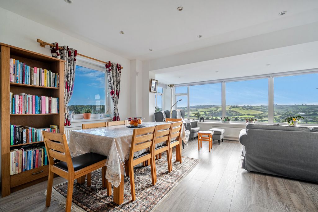 Property photo 3 of 50 1523515-6-1A0c4Ea...