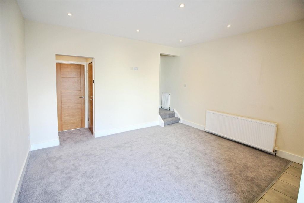 Property photo 3 of 13 Dining Room