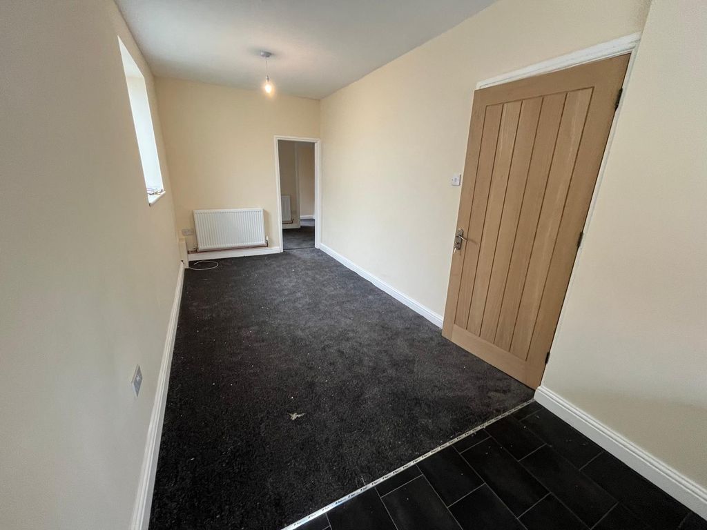 Property photo 3 of 11 Image