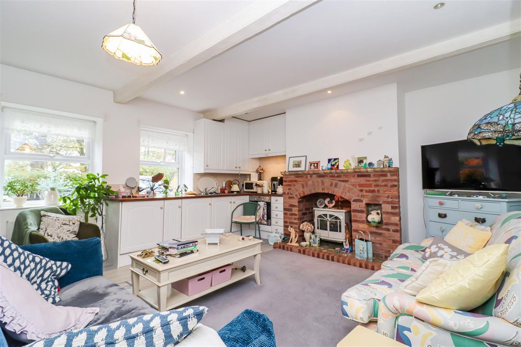 Property photo 2 of 5