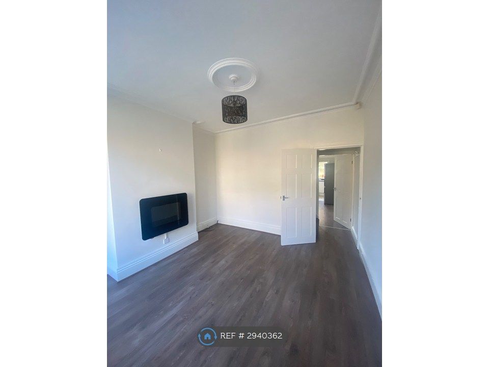 Property photo 3 of 14 Living Room
