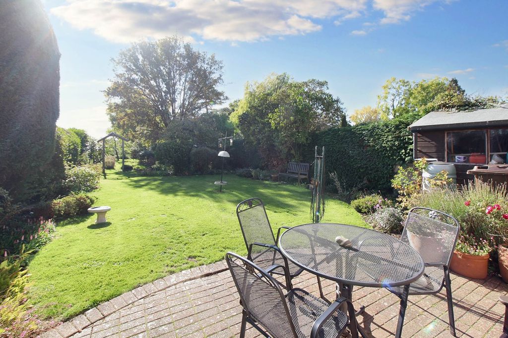 Property photo 2 of 20