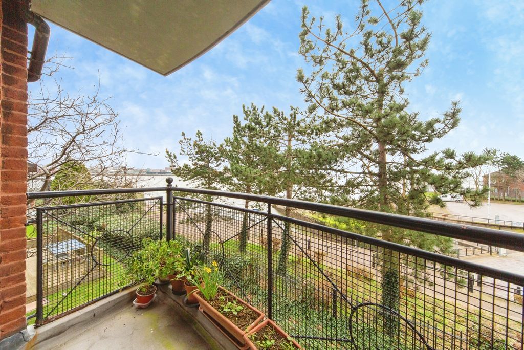 Property photo 1 of 16 Pbox-Img.Jpg