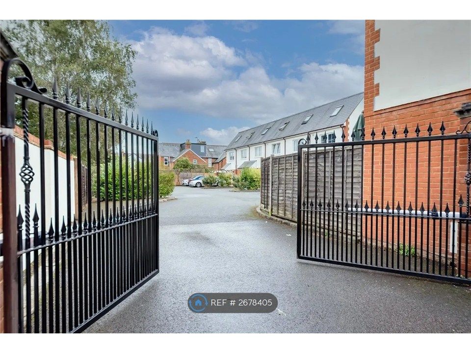 Property photo 2 of 22