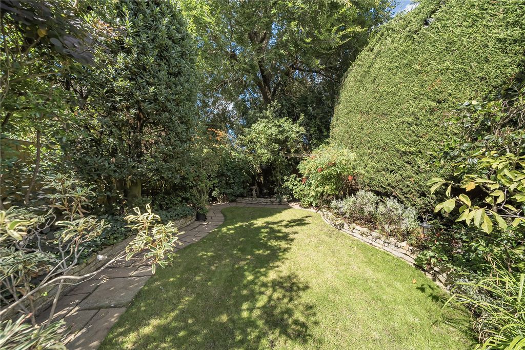 Property photo 2 of 16 Garden