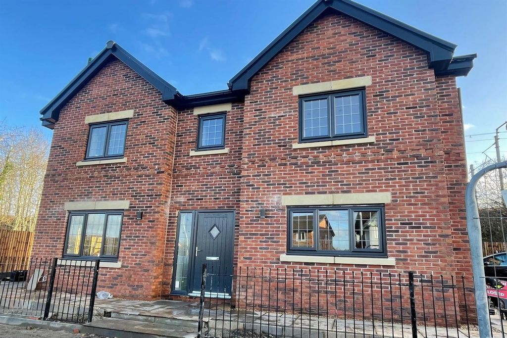 Property photo 1 of 13 (Main)