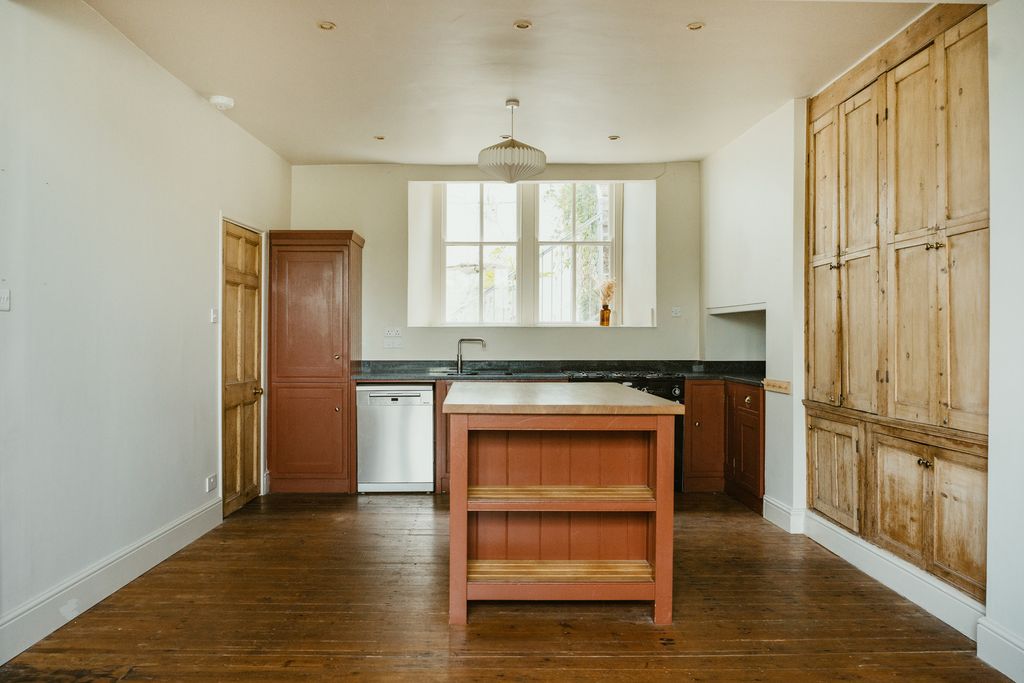 Property photo 3 of 32 286360 - B0014569.Jpg