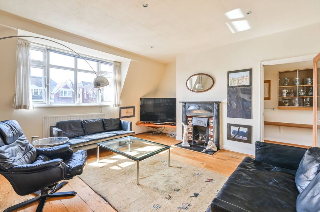 Property photo 2 of 13