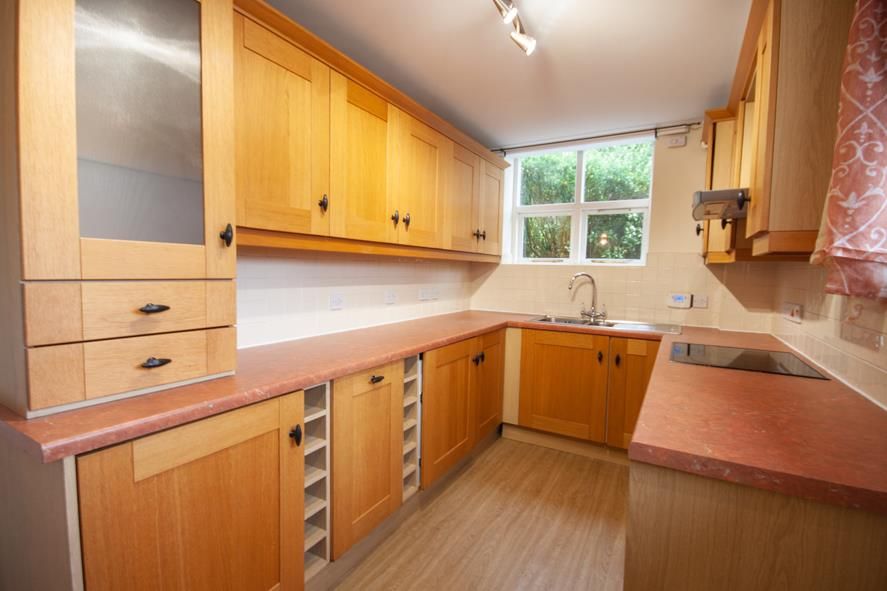 Property photo 3 of 12 Kitchen